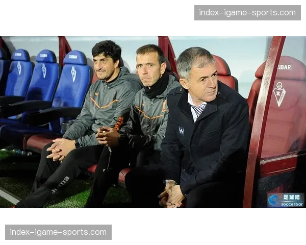 格拉纳达新任主帅召开发布会,坦言保级任务艰巨但仍有信心 格拉纳达新任主帅召开发布会,坦言保级任务艰巨但仍有信心